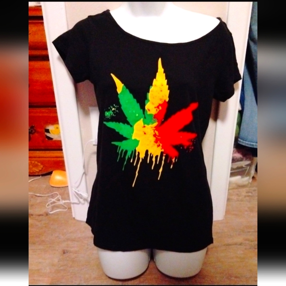 Black off the shoulder addicted shirt